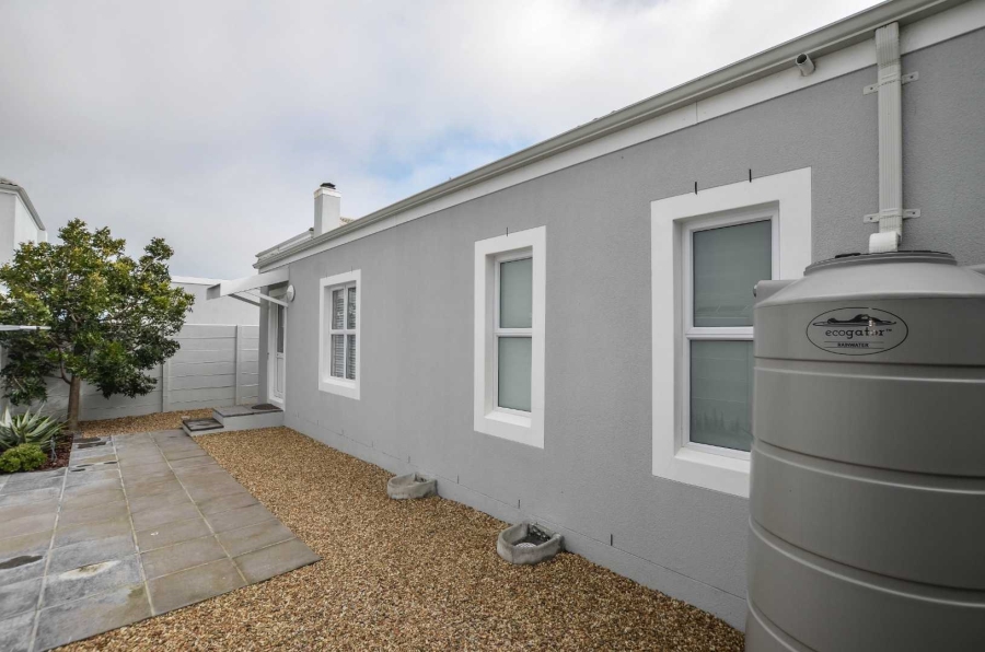 To Let 3 Bedroom Property for Rent in Sunningdale Western Cape